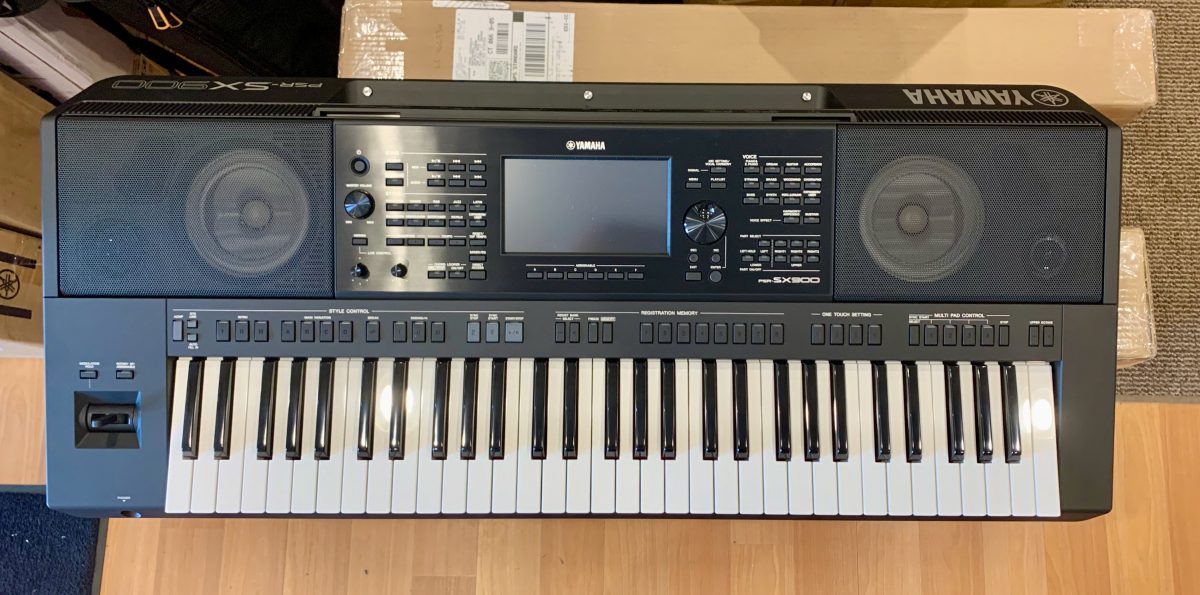 Yamaha PSRSX900 Arranger Workstation keyboard 1